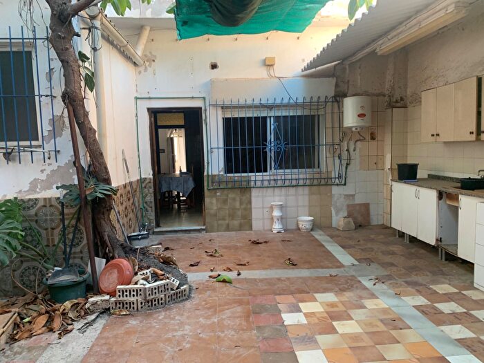Casas en venta y pisos alquiler - 1