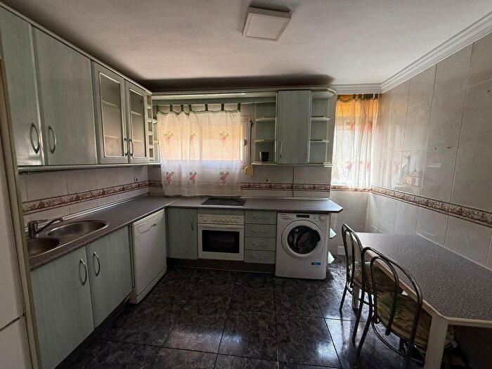 Casas en venta y pisos alquiler - 2