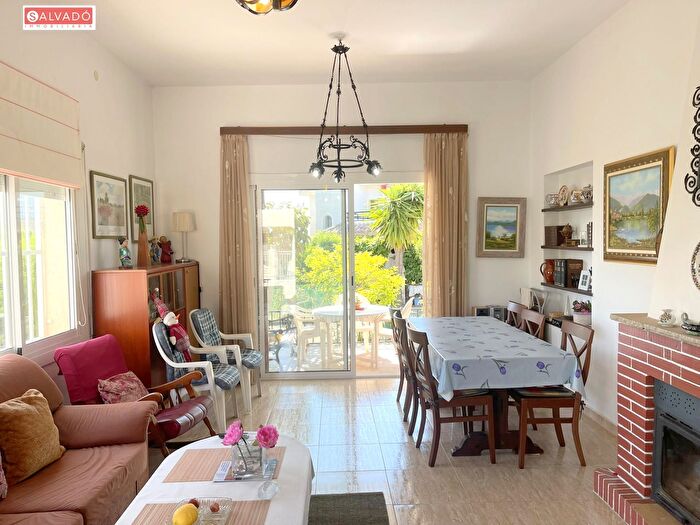 Casas en venta y pisos alquiler - 3