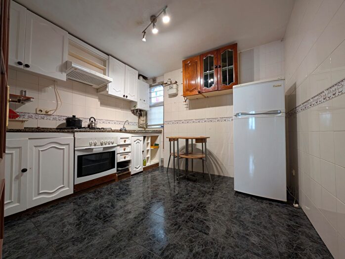 Casas en venta y pisos alquiler - 1
