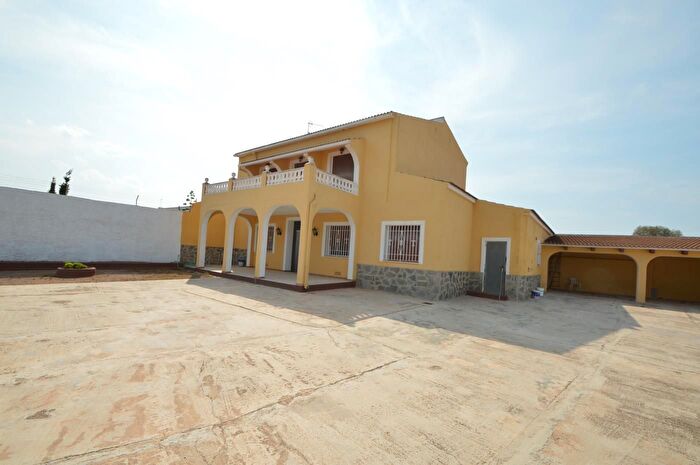 Casa en venta en Vinaròs, Centro Comercial Capsades Hospital de 6 habitaciones