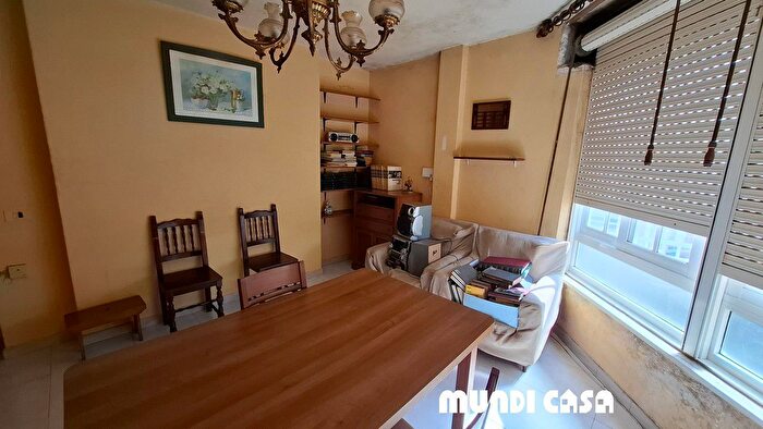 Casas en venta y pisos alquiler - 1