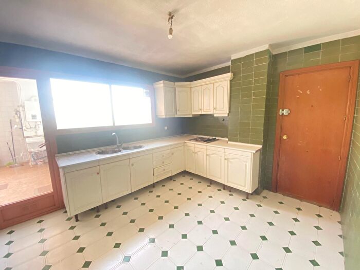 Casas en venta y pisos alquiler - 3