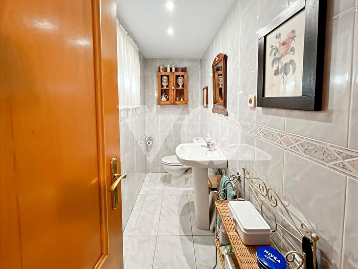 Casas en venta y pisos alquiler - 3