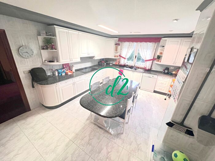 Casas en venta y pisos alquiler - 2