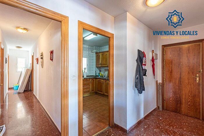 Casas en venta y pisos alquiler - 3