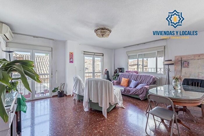 Casas en venta y pisos alquiler - 1