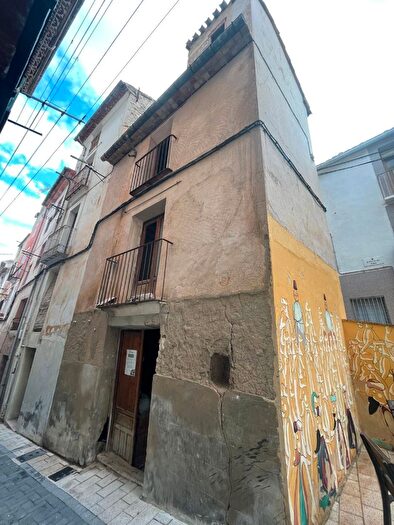 Casas en venta y pisos alquiler - 1