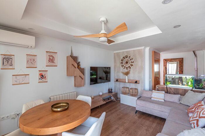 Casas en venta y pisos alquiler - 1