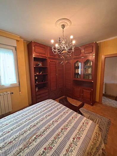 Casas en venta y pisos alquiler - 3