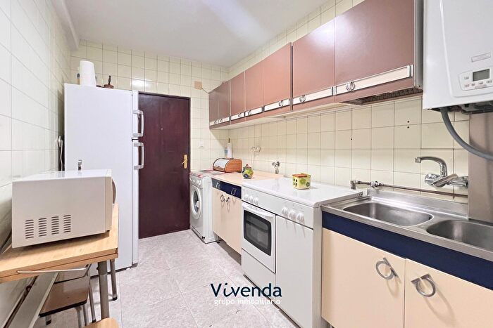 Casas en venta y pisos alquiler - 3