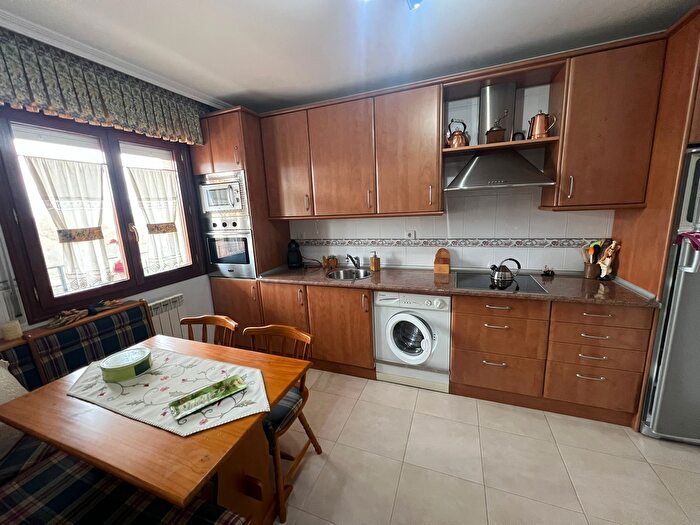 Casas en venta y pisos alquiler - 3