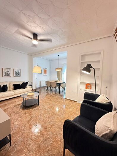 Casas en venta y pisos alquiler - 1