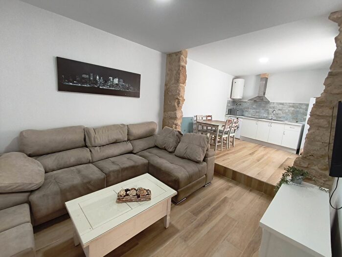 Casas en venta y pisos alquiler - 1