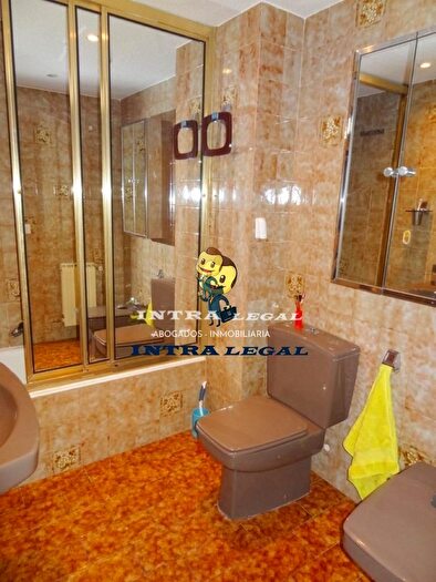 Casas en venta y pisos alquiler - 3
