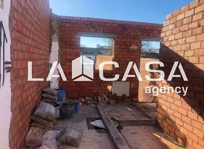 Casas en venta y pisos alquiler - 1