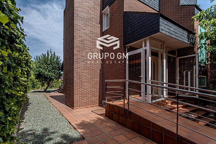 Casas en venta y pisos alquiler - 2