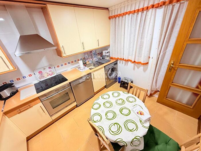 Casas en venta y pisos alquiler - 2