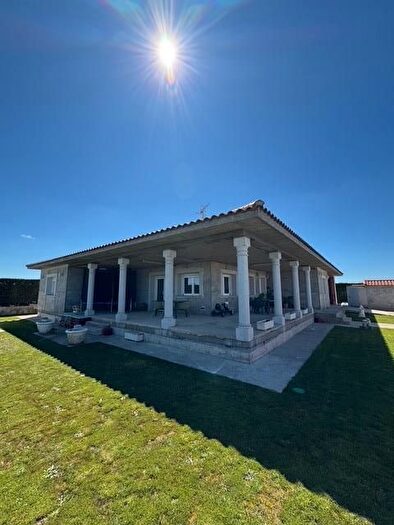 Casa en venta en Calvarrasa de Arriba, Salamanca de 5 habitaciones