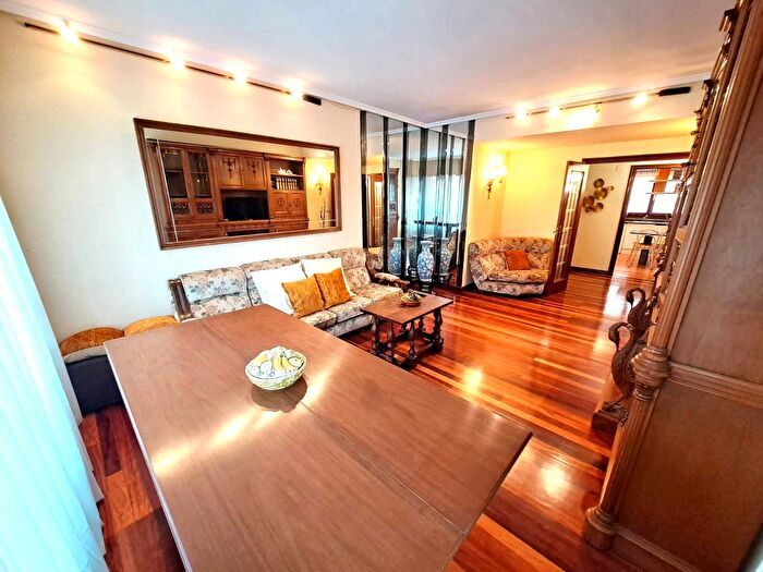 Casas en venta y pisos alquiler - 2