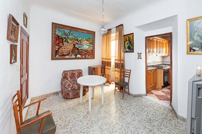 Casas en venta y pisos alquiler - 2