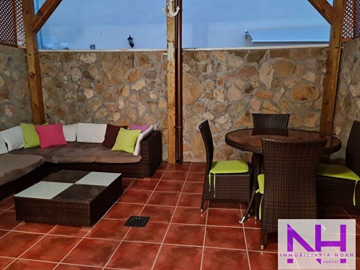 Casas en venta y pisos alquiler - 1