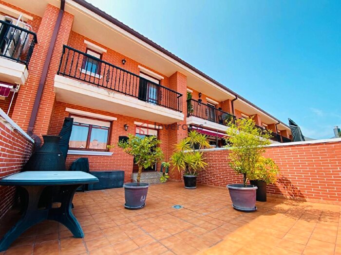 Casas en venta y pisos alquiler - 1