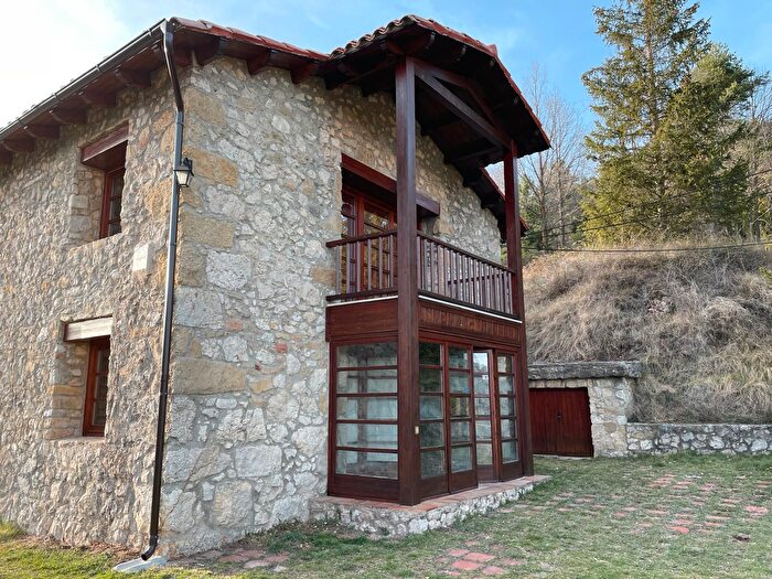 Casas en venta y pisos alquiler - 1