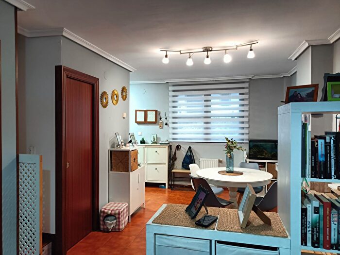 Casas en venta y pisos alquiler - 3