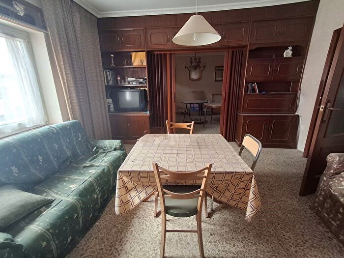 Casas en venta y pisos alquiler - 2