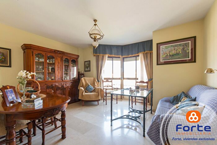 Casas en venta y pisos alquiler - 1