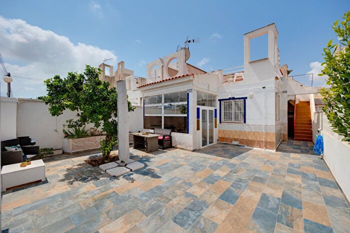 Casas en venta y pisos alquiler - 1