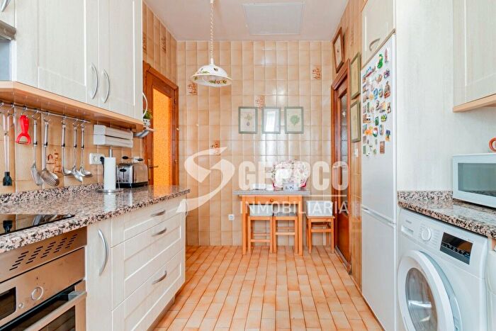Casas en venta y pisos alquiler - 2