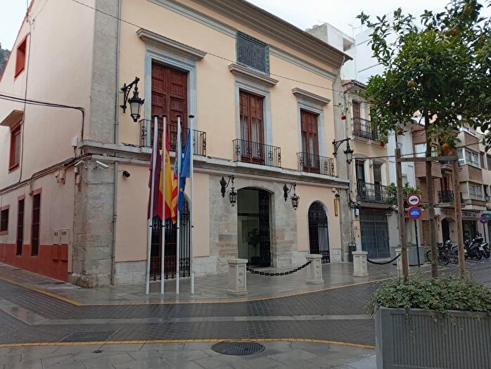 Casas en venta y pisos alquiler - 1