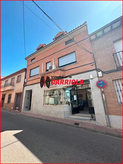 Casas en venta y pisos alquiler - 1
