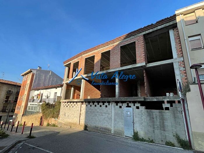 Casas en venta y pisos alquiler - 3