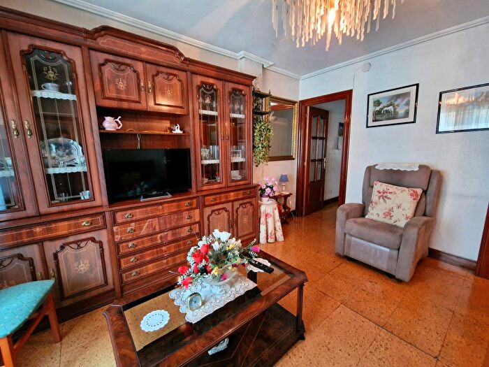 Casas en venta y pisos alquiler - 1