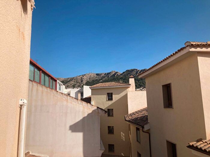 Casas en venta y pisos alquiler - 2
