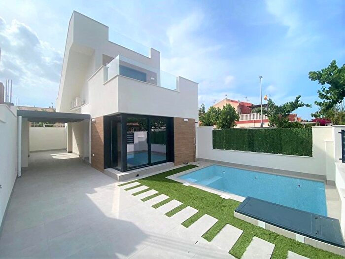 Casa en venta en Centro, Los Alcázares de 3 habitaciones