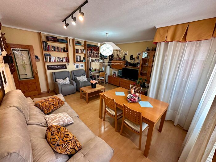 Casas en venta y pisos alquiler - 2