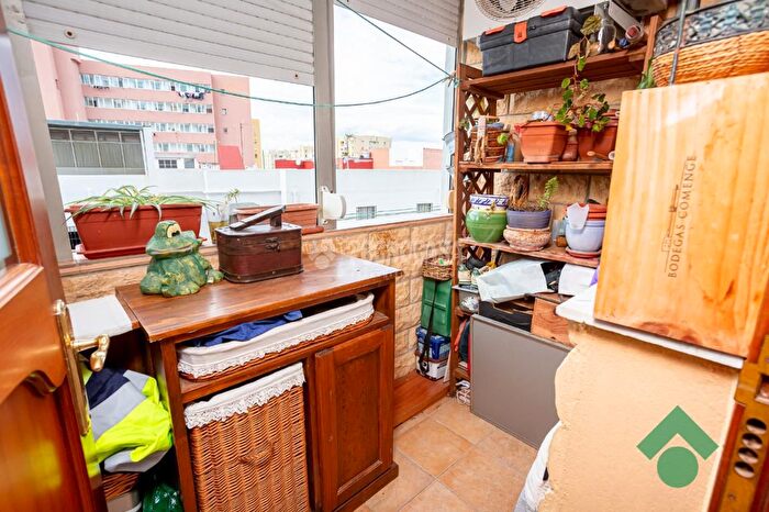 Casas en venta y pisos alquiler - 2