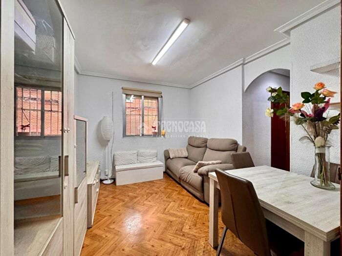 Casas en venta y pisos alquiler - 1