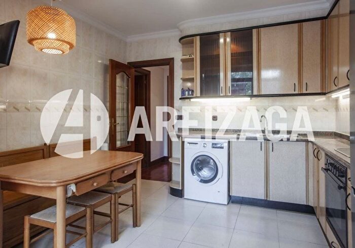 Casas en venta y pisos alquiler - 3