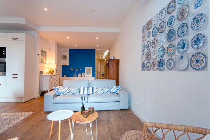 Casas en venta y pisos alquiler - 3