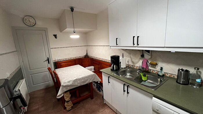 Casas en venta y pisos alquiler - 2