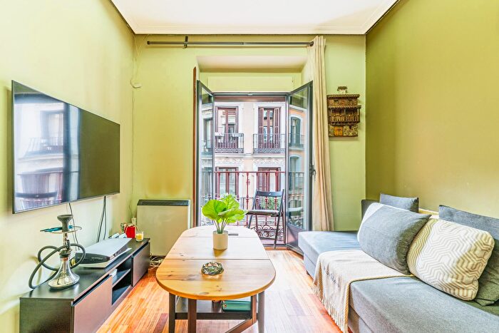 Casas en venta y pisos alquiler - 1