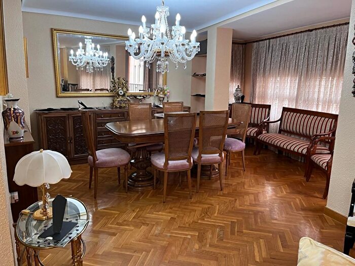 Casas en venta y pisos alquiler - 2