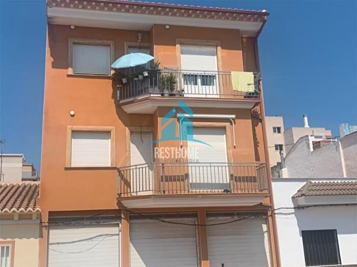 Casas en venta y pisos alquiler - 1
