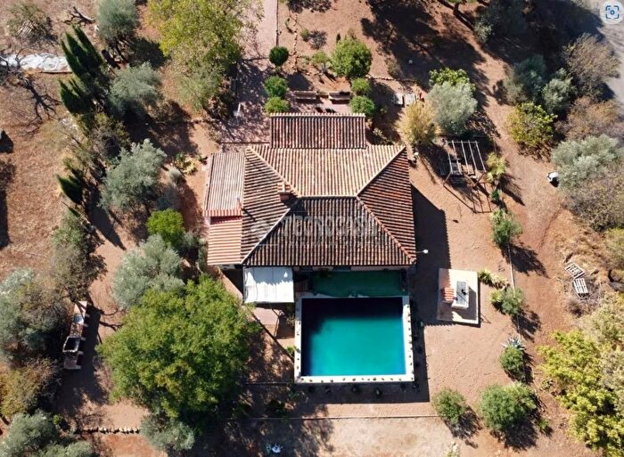 Casa en venta en Las Mercedes El Carmen, Puertollano de 4 habitaciones