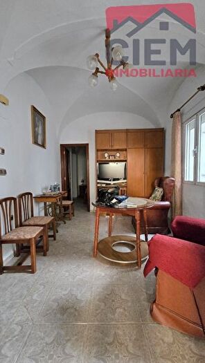 Casas en venta y pisos alquiler - 3